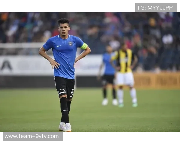 小哈吉任意球惊艳全场29年后重现父亲辉煌瞬间