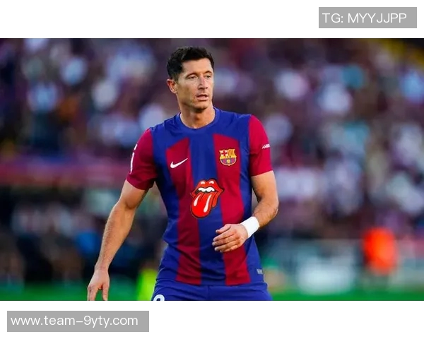 弗里克称赞莱万状态出众或许只有C罗能比肩