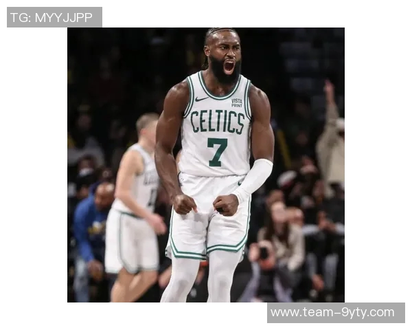 杰伦布朗末节狂砍13分全场贡献35分4篮板8助攻助力球队取胜