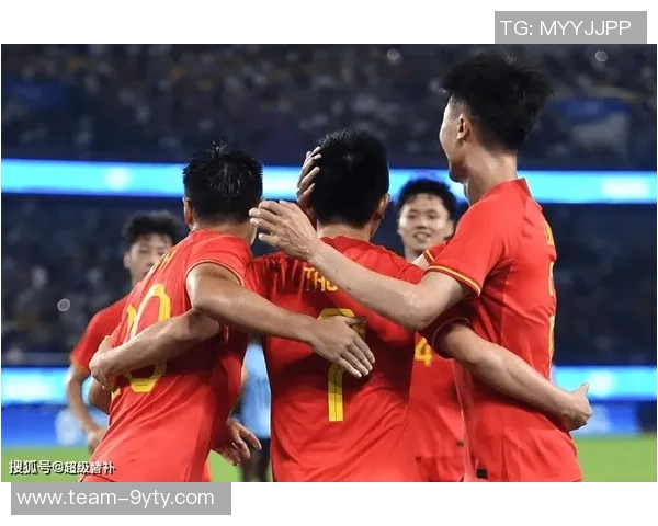 克雷桑身穿巴西9号球衣现场助威激情对决韩国队