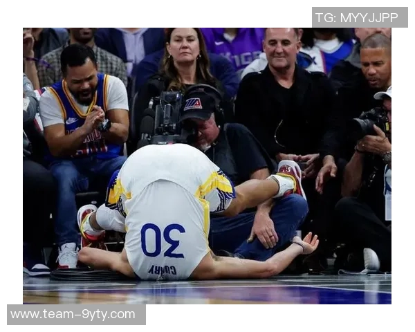 库里回忆16年绝杀雷霆瞬间解说员激情呐喊砰砰让防守者心碎